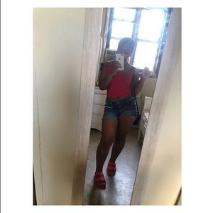 Meet your Posher, Leslie